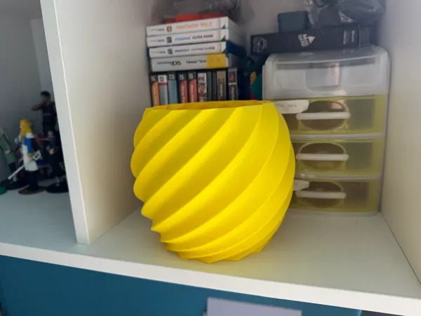 Vase spirale moderne