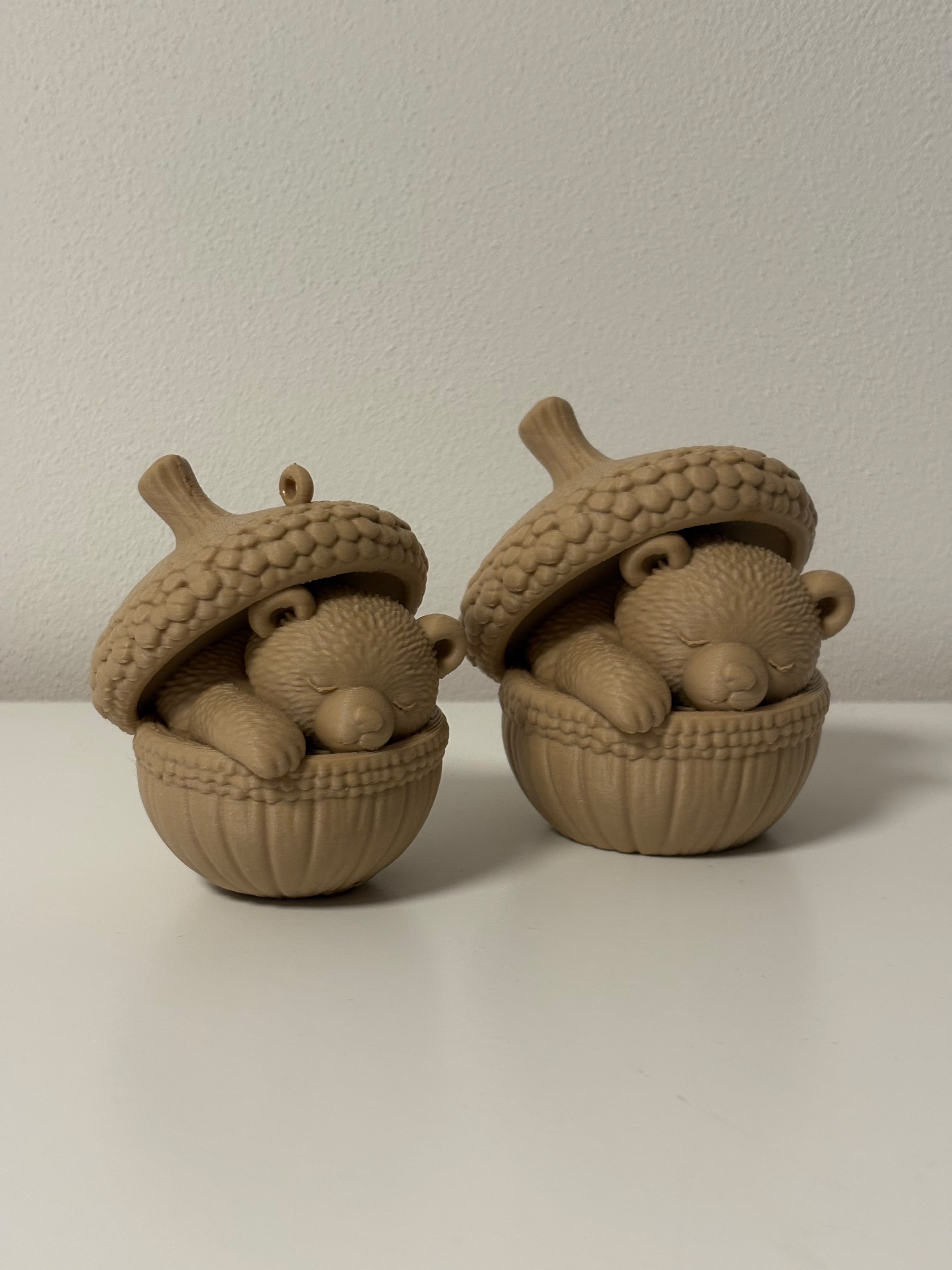 Sleeping Bear in an Acorn – Standing & Hanging Set - 1