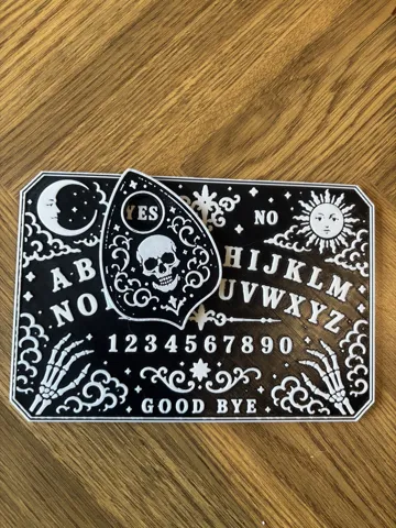 Modelo para impresión 3D: Ouija board and separate planchette — vista de referencia 5