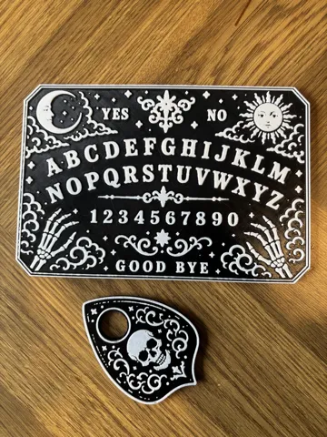 Modelo para impresión 3D: Ouija board and separate planchette — vista de referencia 2