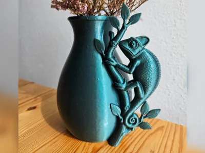 Hanging Gecko Vase