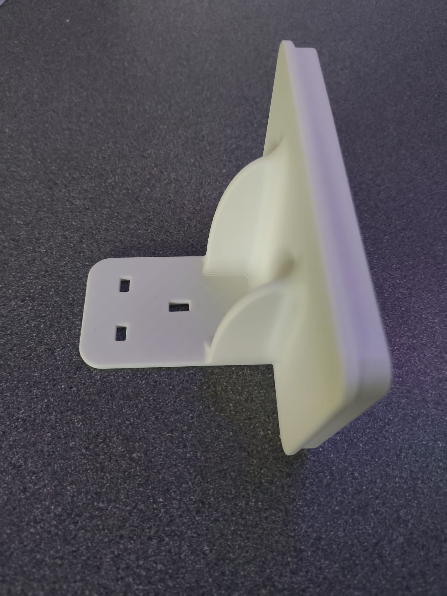 Miniatura 2 do modelo 3D UK Plug Socket Shelf Tray