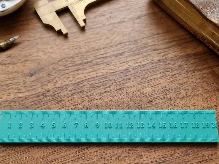 Ein einfaches Lineal 20 cm