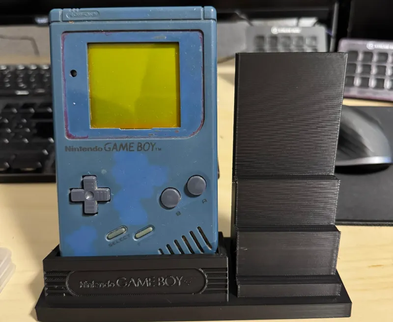 Minimalist GameBoy Classic Stand & Cartridges