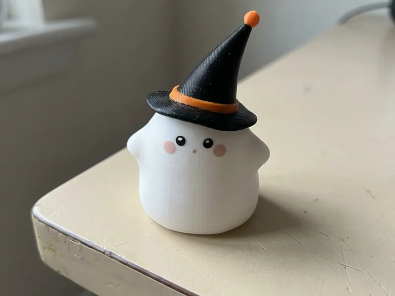 Little Ghost with a hat