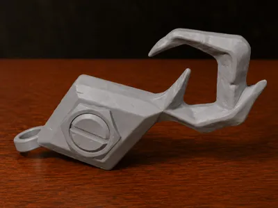 Wolf Pendant - From Supergirl Movie