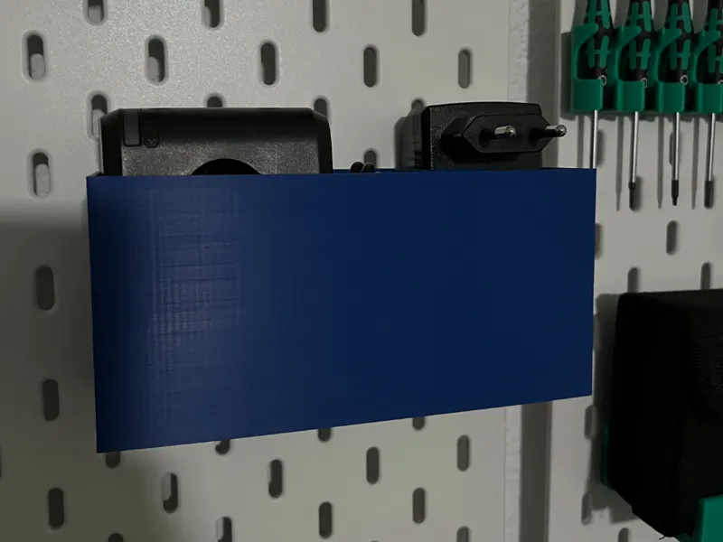 Bosch Professional Skadis Ladegerät
