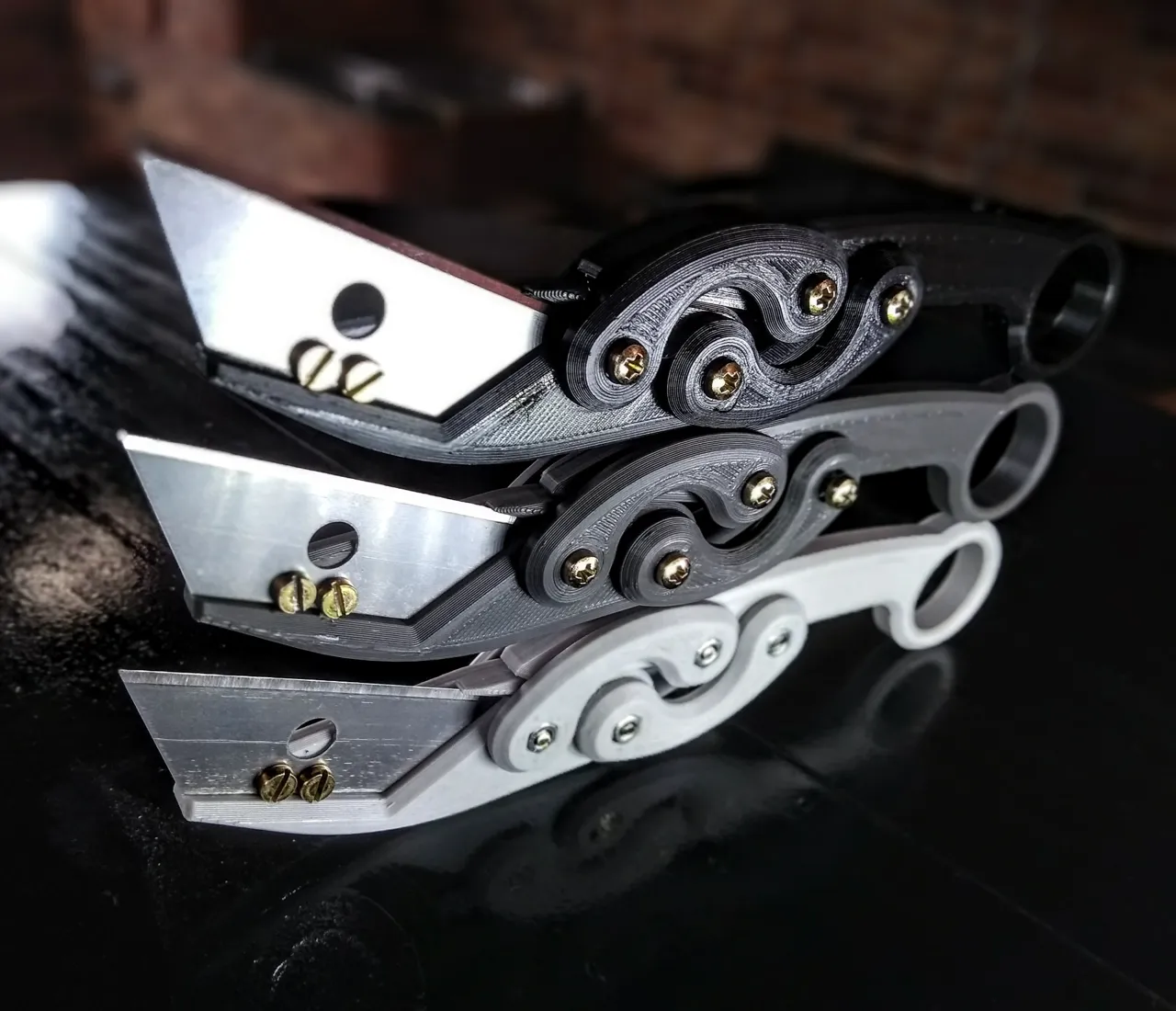 Retractable Karambit Knife view 2