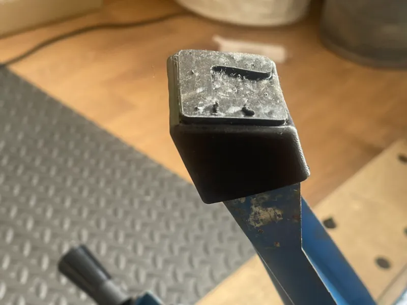 Workmate foot cap replacement - Black & Decker