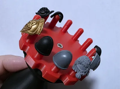 Shoulder pad holder