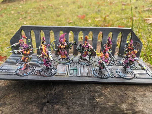 Plateau de présentation pour figurines