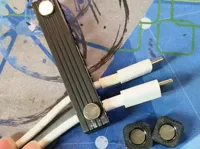 黑色，2个底座