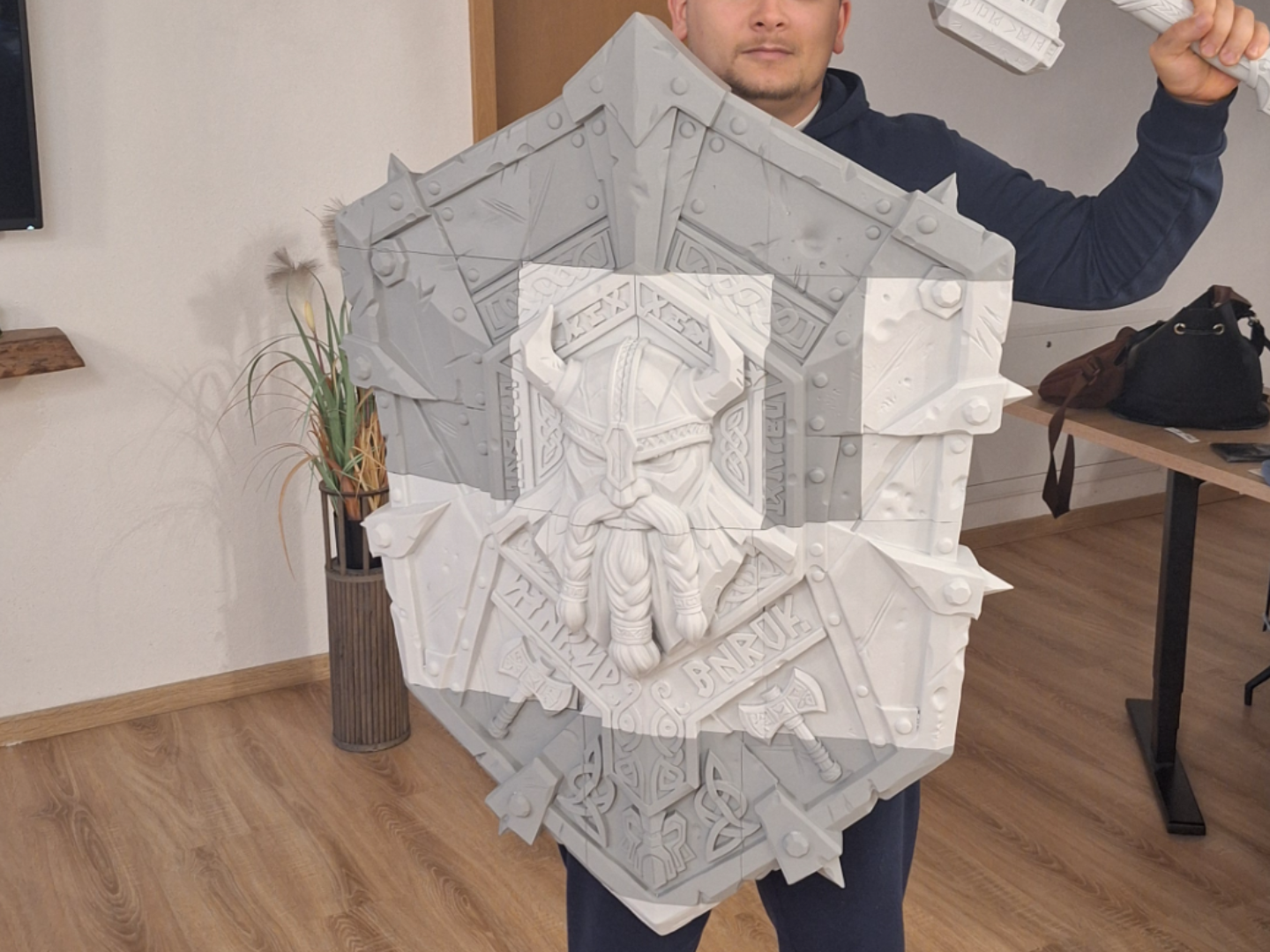 Nebenhand - Zwergen Schild - 1