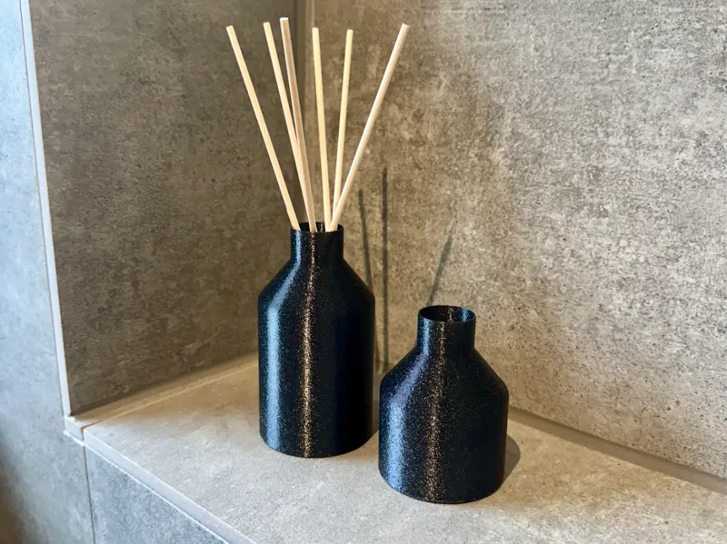Elegant smooth vase (tapered)