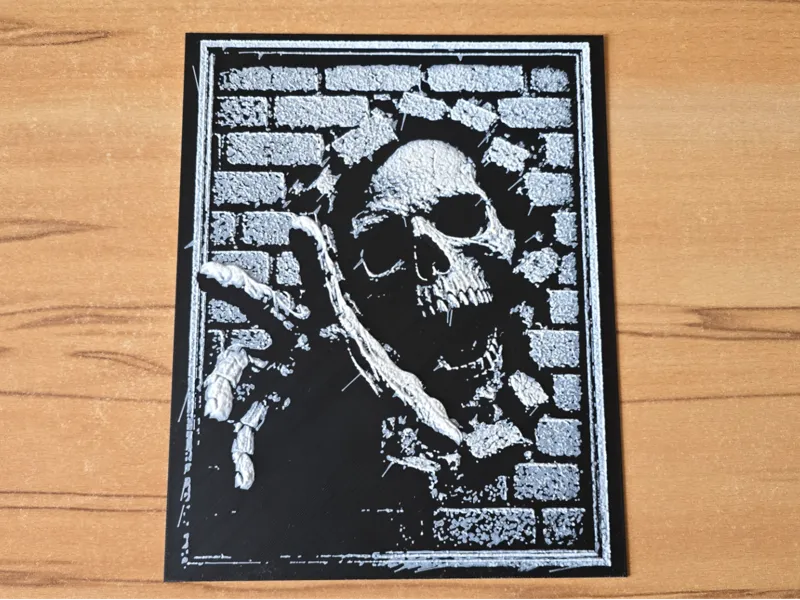Schädel aus der Mauer | Skull in the Wall