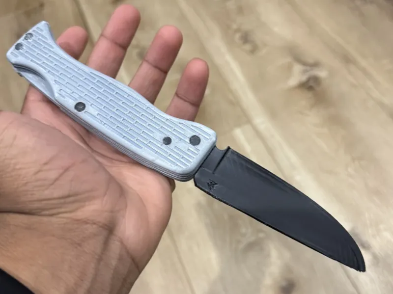 Orca-model folding knife