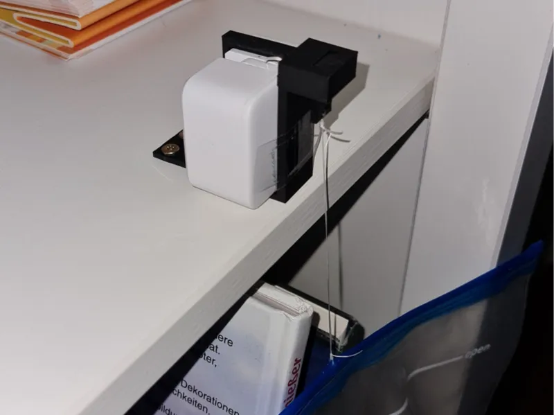 Switchbot pull release mechanism