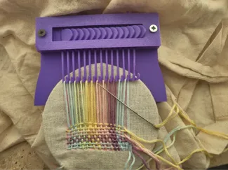 Mending loom