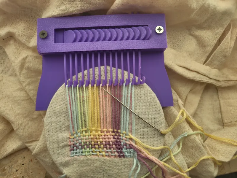 Mending loom