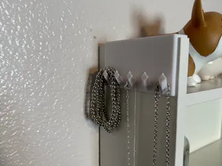 Simple no supports necklace hanger
