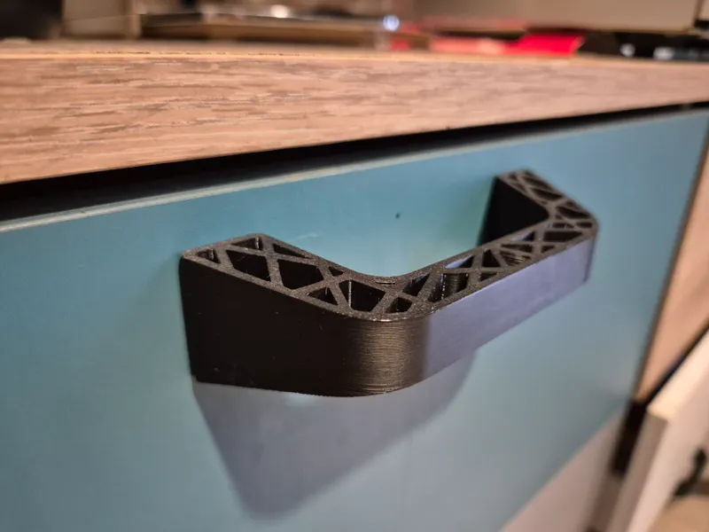 Drawer pull 