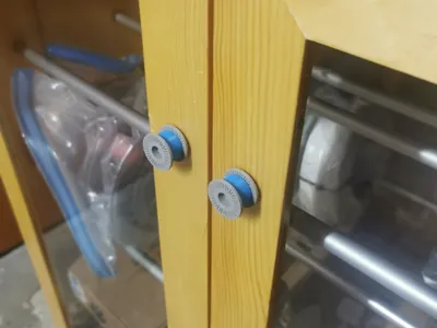 Wardrobe knob