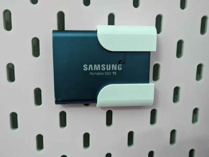 Skadis Samsung T5 horizontal mount