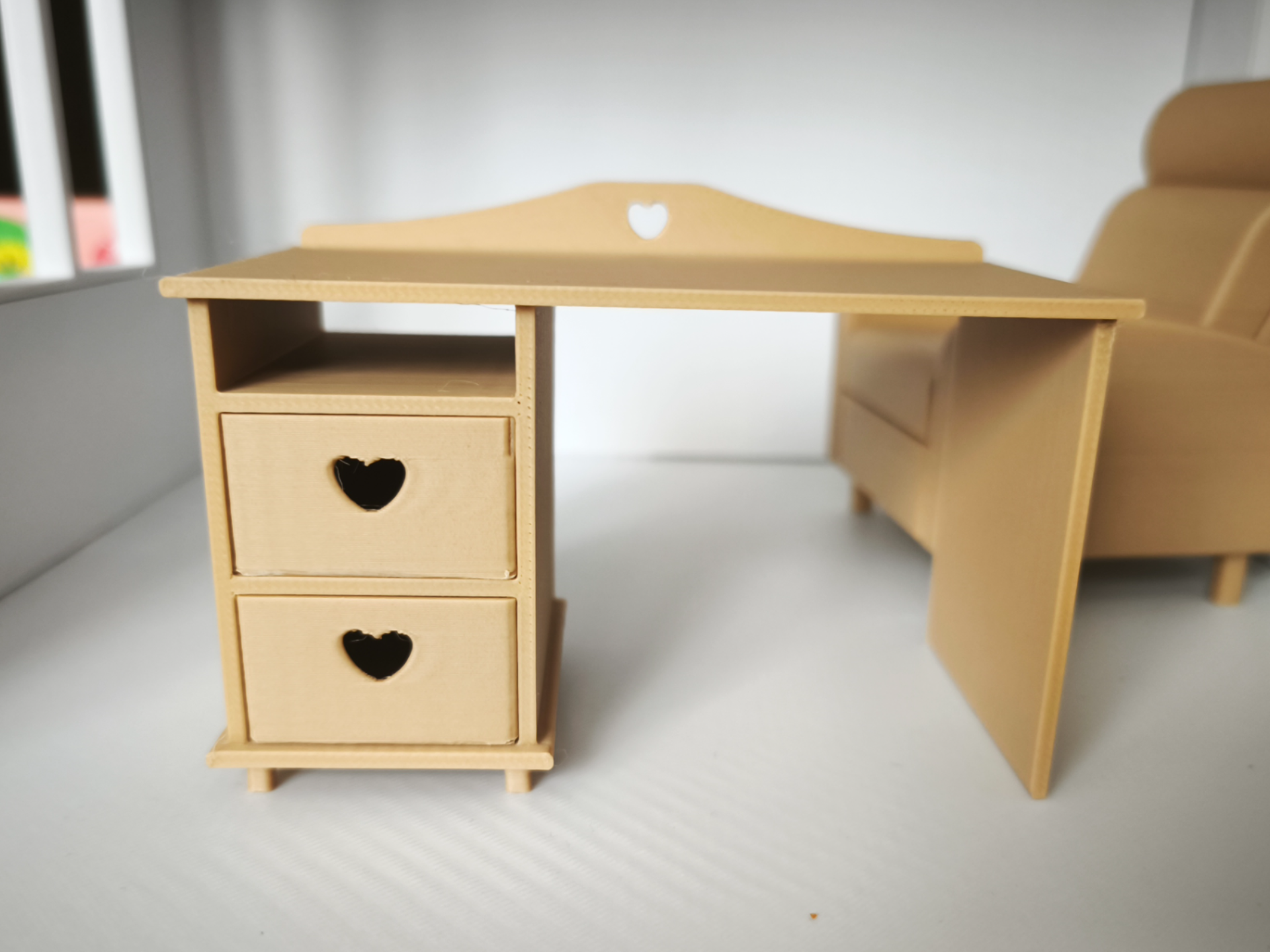 Miniature desk for dolls