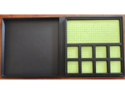 Wet palette with dividers