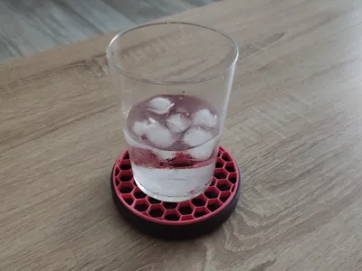 Coaster with reservoir