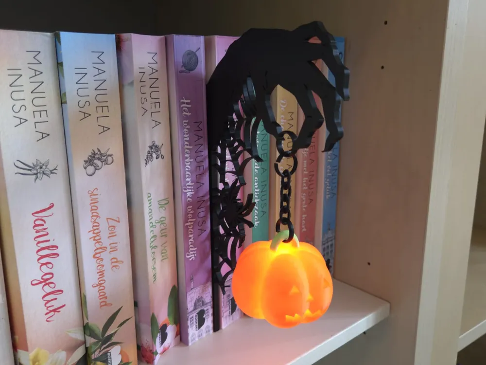 Estante o repisa: Halloween Library Bookshelf Pumkin With Stand. Referencia del modelo original.