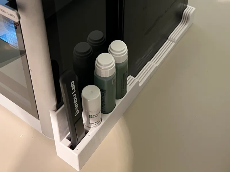 Build plate, lid and glue holder