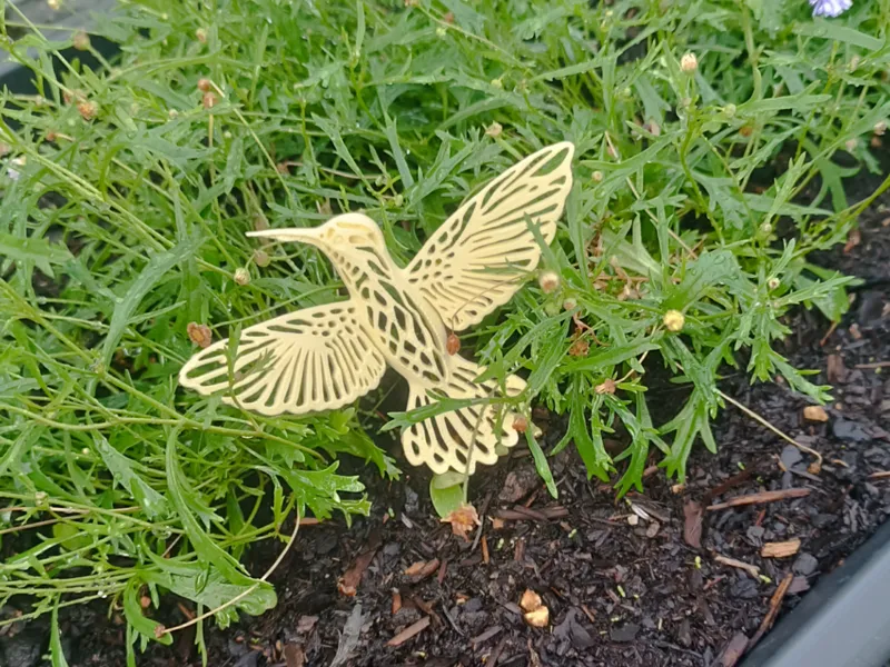 Eleganter 3d-Kolibri – für Haus und Garten