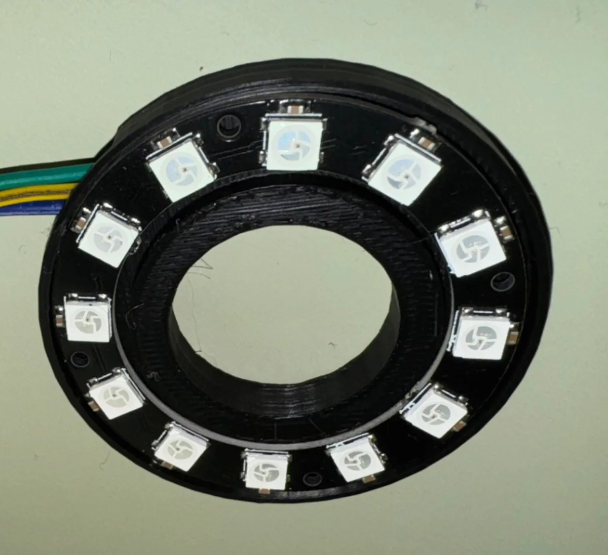 Boîtier pour anneau LED RGB 12 bits