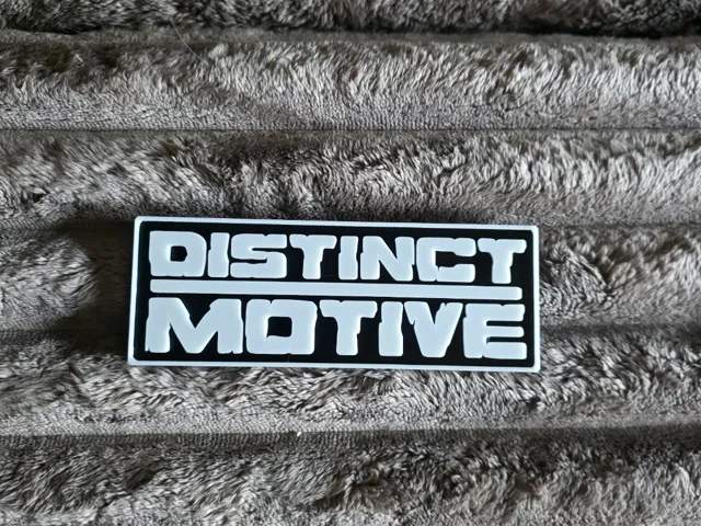 Distinct Motive Pendant