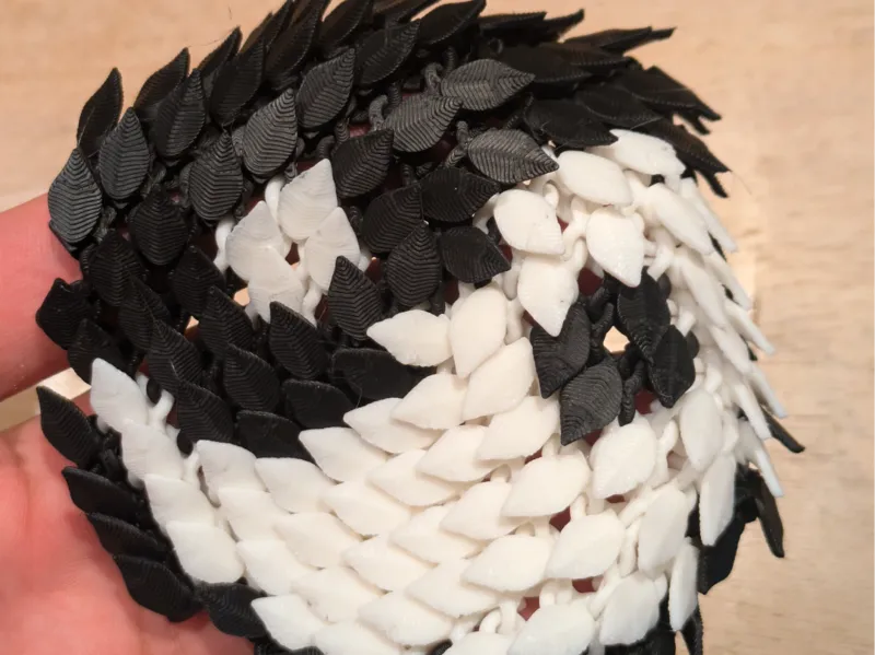 Yin Yang Dragon Scale chainmail spiral