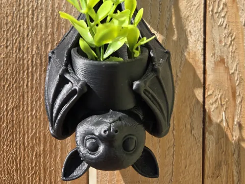Maceta decorativa: Cute Hanging Bat Planter (Large size) — referencia de MakerWorld