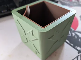 Traditional motive small pot