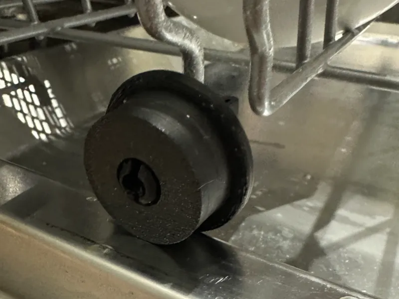Heavy-Duty Beko Dishwasher Basket Wheel and clip