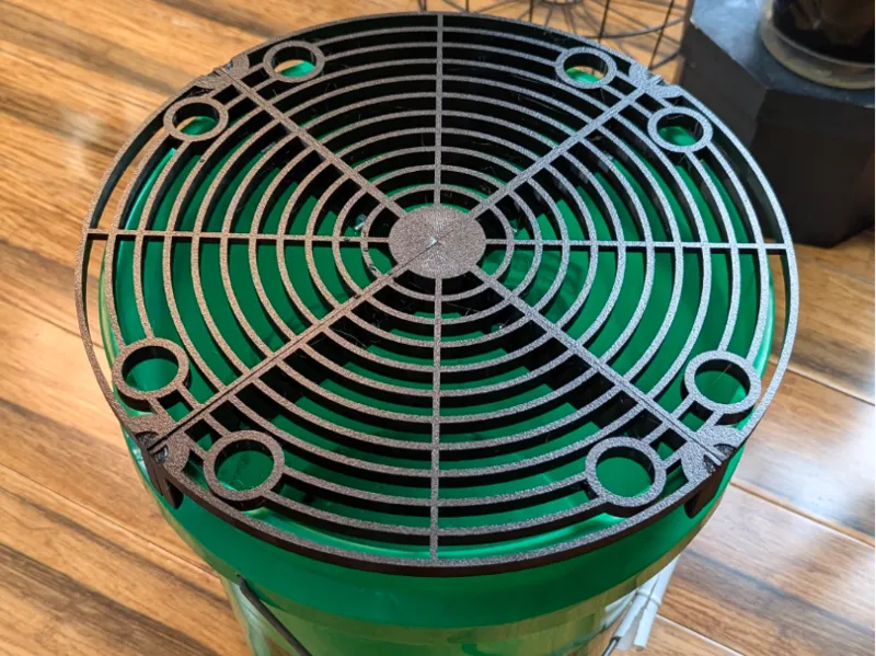 HydraDeck - The mobile watering station for plants