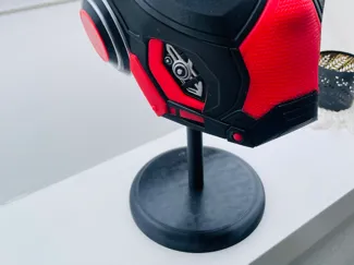 Helm Ständer