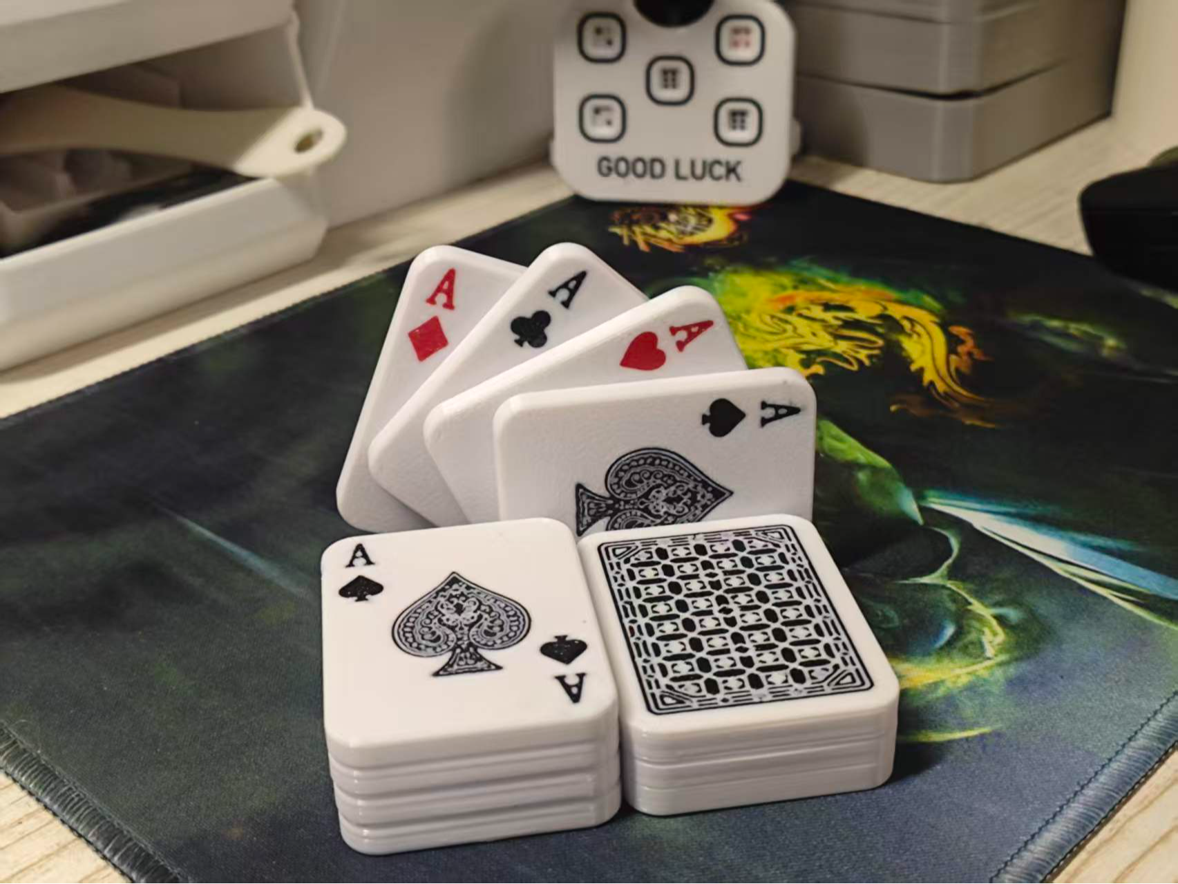 Miniatura 1 do modelo 3D EDC扑克牌磁力推牌玩具