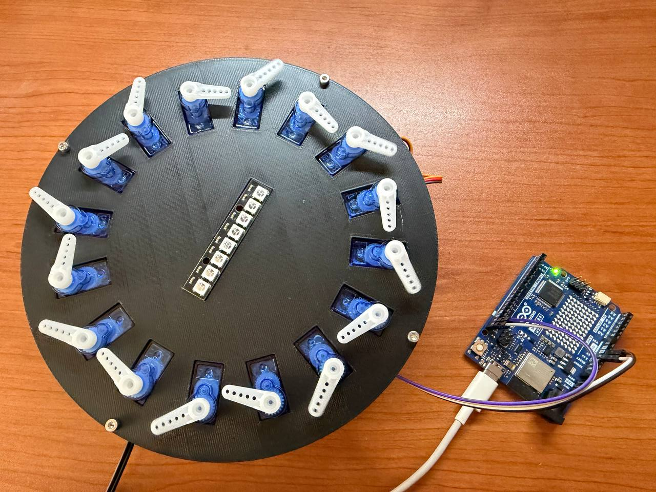 Arduino Dancing Servos