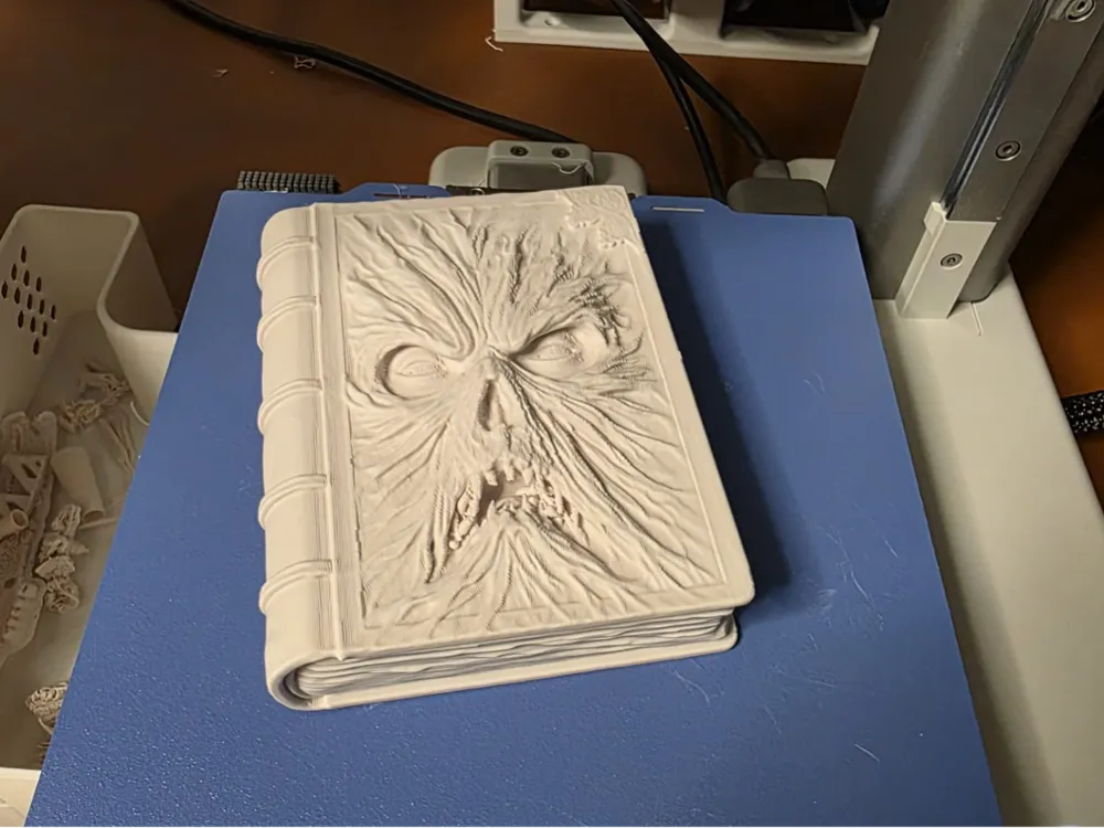 Modelo para impresión 3D: Necronomicon - Buch der Toten - Tanz der Teufel. Referencia del modelo original.