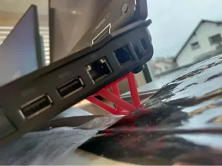 Foldable laptop stand