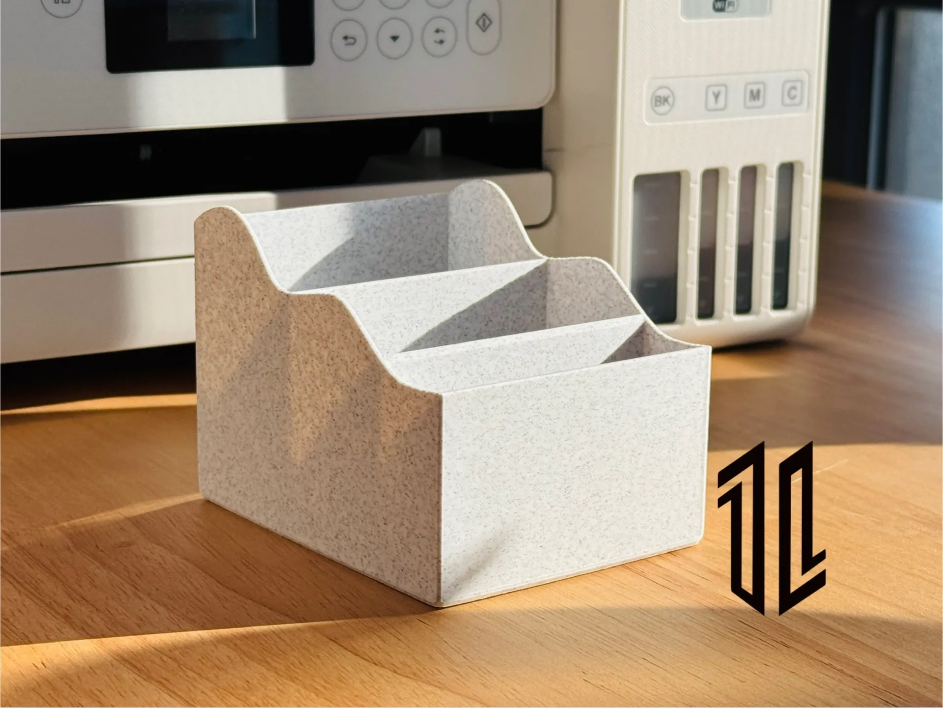Miniatura 1 do modelo 3D 遥控器支架/桌面收纳盒 Remote Control Holder/Storage box