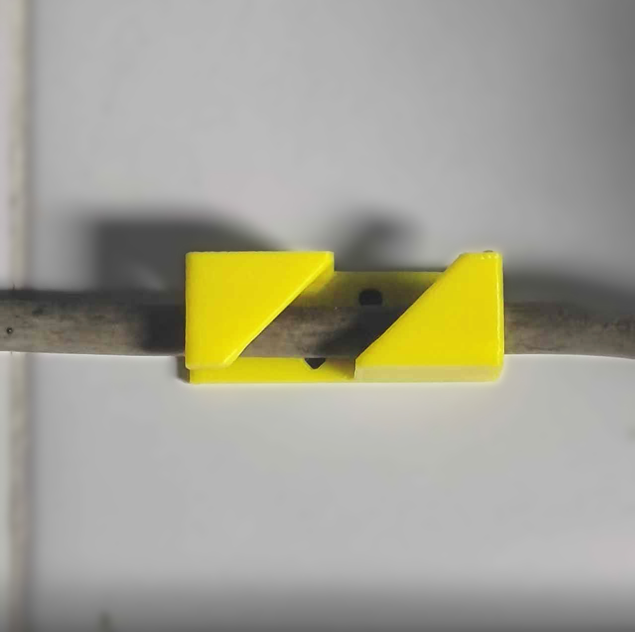 Miniatura 4 do modelo 3D 可定制参数化线缆固定夹，实用神器，适配任意粗细线材管材，线缆管理理线DIY必备