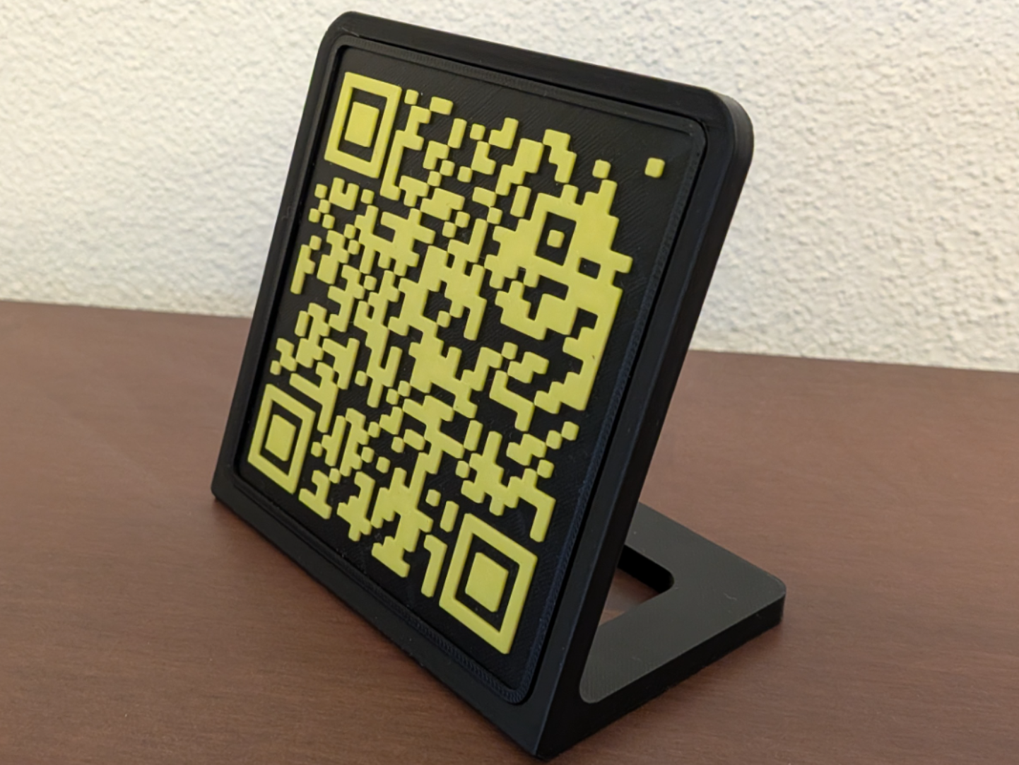 QR Code Holder