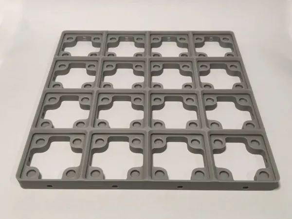 Plaque de base Gridfinity aimantée et assemblable par vis