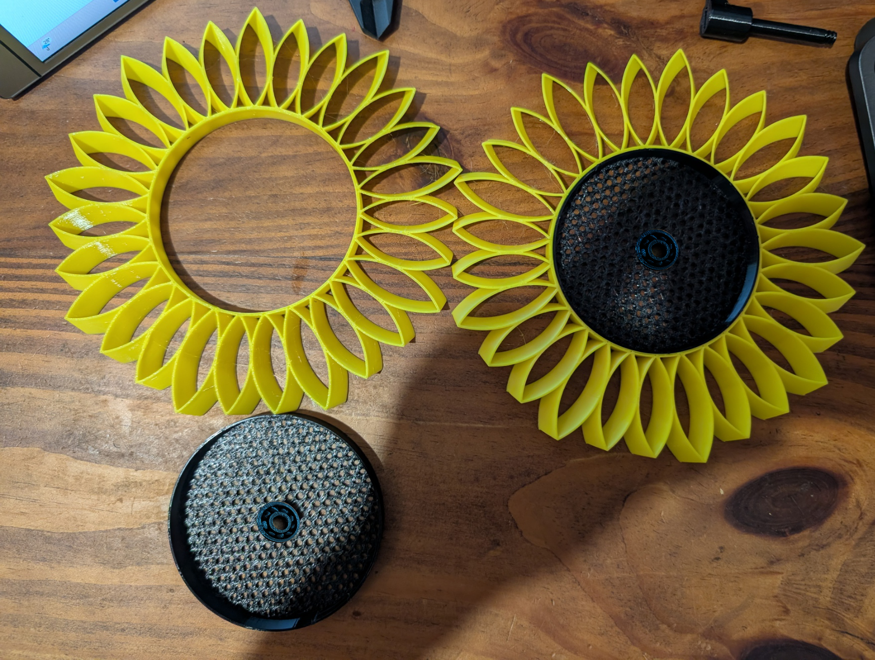 Miniatura 5 do modelo 3D Sunflower Windmill - 608 Bearing Mod